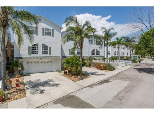 5301 Boardwalk St, Tarpon Springs, FL 34690-6649