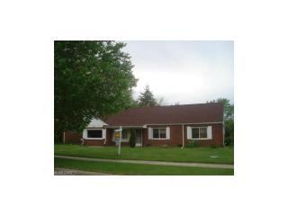 660 Hemlock Dr, Cleveland, OH 44132-2149
