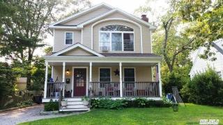 11 Hickory Pl, Northport, NY 11768-2032