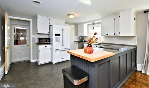 1472 Timberline Dr, Pottstown PA  19465-7234 exterior