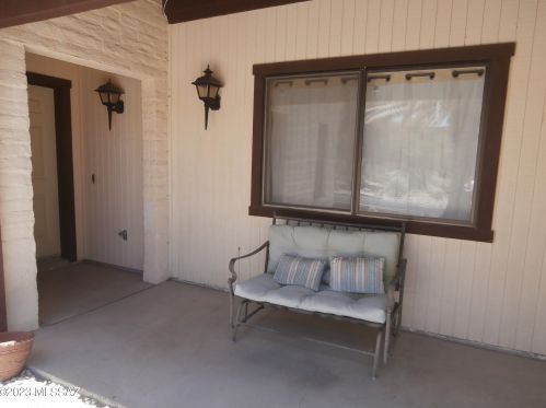 1320 Camino Pilos, Green Valley AZ  85622-8216 exterior