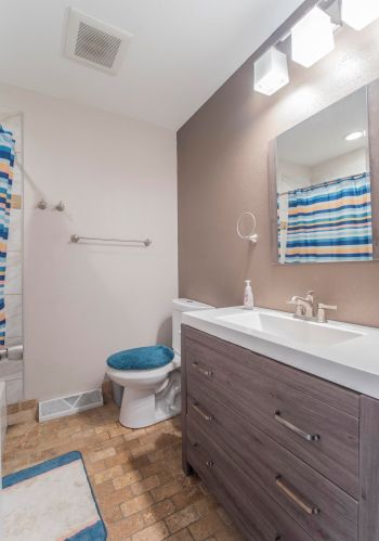 5326 63, Milwaukee WI 53213-4174 exterior