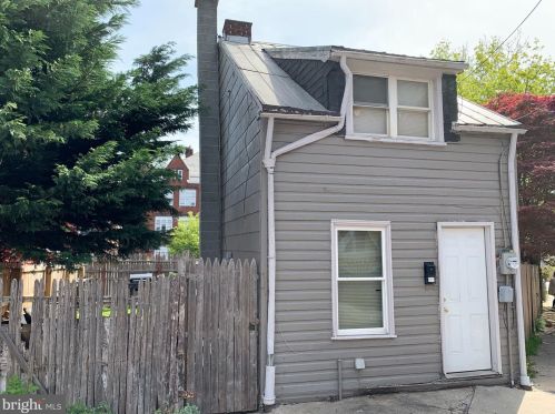 109 Strawberry St, Lancaster, PA 17603-3912