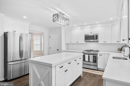 17 Hillside Ln, Berlin Boro NJ  08009-1703 exterior