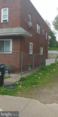 1215 Carl Miller Blvd, Camden, NJ 08104-3531