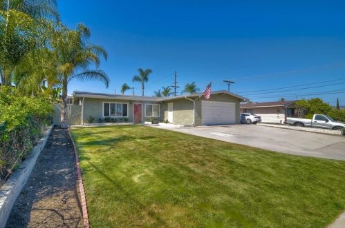 611 Bach St, Vista, CA 92083-3406