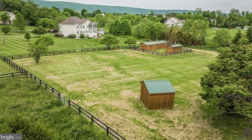 12760 Beebe Ct, Lovettsville VA  20180-2778 exterior