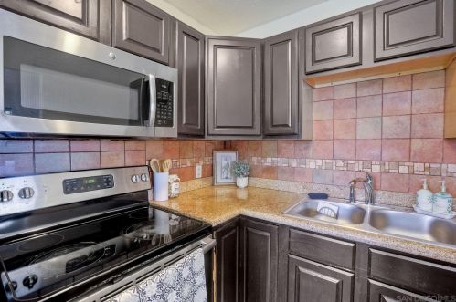 2840 39th St, San Diego, CA 92105-4057