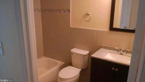 8015 Gilbert St, Philadelphia PA 19150-2505 exterior