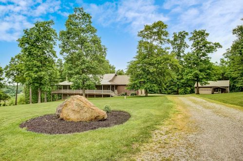 6697 Prior Rd, Nashport, OH 43830-9301