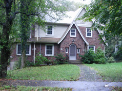 25 Devonshire Rd, Newton, MA 02468-2207