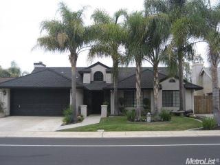 1068 Mission Ridge Dr, Manteca, CA 95337-6078