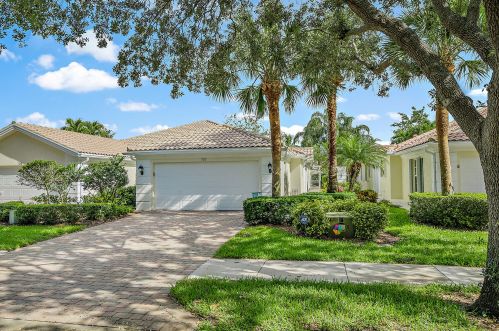 707 Hudson Bay Dr, West Palm Beach, FL 33410-2194