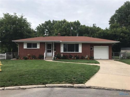 250 Windsor Dr, Rossford, OH 43460-1140