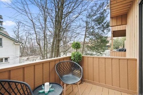 57 Hudson View Hl, Crotonville NY  10562-3329 exterior