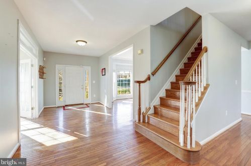 43258 Meadowood Ct, Leesburg VA  20176-5128 exterior