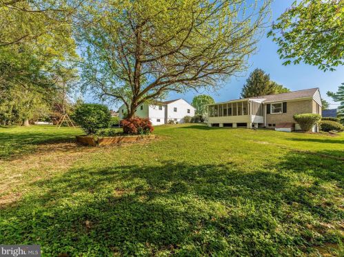 524 Brooke St, Charles Town WV  25414-1106 exterior