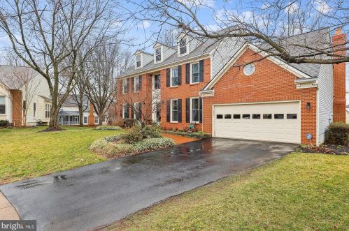 1407 Rainbow Ct, Herndon, VA 20170-3900