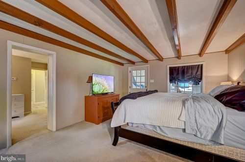 1497 Sweetbriar Ln, Lansdale PA 19446-3240 exterior