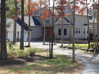 232 Park Ln, Oriental, NC 28571-8845