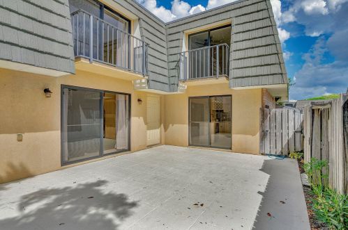 2101 21st Way, West Palm Beach, FL 33407-6639