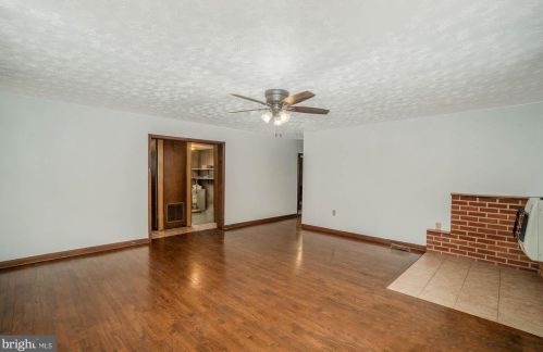 212 Stonehouse Rd, Carlisle PA  17015-9429 exterior