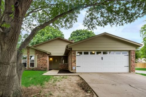 3700 Wedgworth Rd, Fort Worth, TX 76133-2950