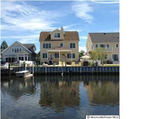 97 Royal Dr, Bricktown NJ  08723-6730 exterior