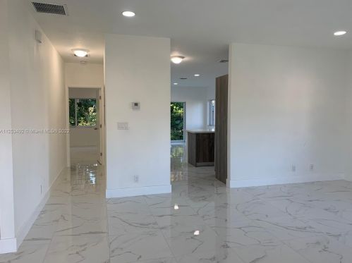 719 9th St, Dania Beach FL  33004-3829 exterior