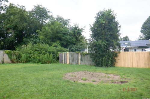 34 Liberty Ave, North Lindenhurst NY  11757-4824 exterior