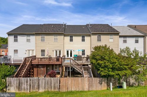 307 Dundee Pl, Fredericksburg VA  22405-2087 exterior