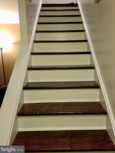 2038 Harbour Dr, Palmyra NJ 08065-1118 exterior