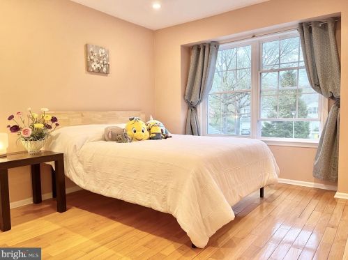 15 Trumbull Ct, Princeton NJ  08540-7060 exterior