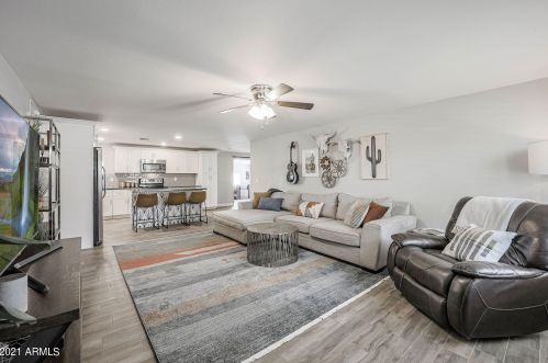 13647 37th Pl, Phoenix, AZ 85032-6201