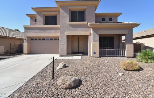 8756 Glenn Dr, Glendale, AZ 85305-6901