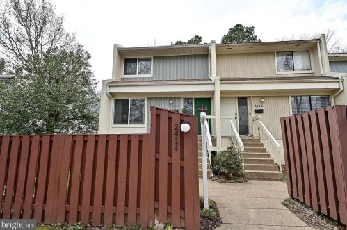 2414 Southgate Sq, Herndon VA  20191-1239 exterior
