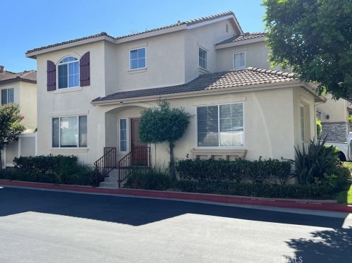 15 Orchid Ct, Stanton, CA 90680-3180