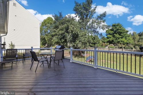 25 Cedarview Ct, Fredericksburg VA  22406-7286 exterior