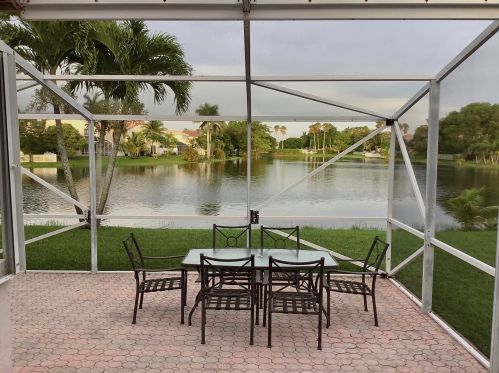 529 157th Ave, Hollywood, FL 33028-1530