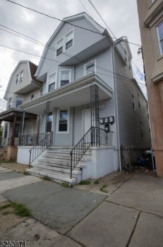 607 20th St, Irvington, NJ 07111-4521