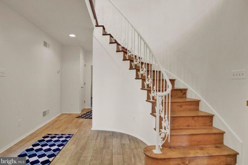 11 Thrush Dr, Carlisle PA  17015-7653 exterior