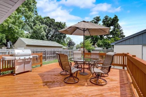 709 Westowne Ave, Waukesha WI  53188-2833 exterior