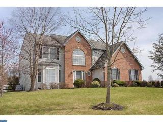 510 Pleasant View Dr, Douglassville, PA 19518-9256