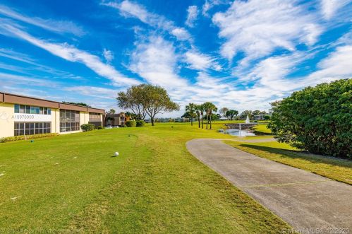 205 Capri, Delray Beach FL  33484-5122 exterior