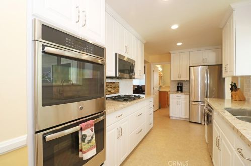 1032 Chestnut Ave, Orange CA 92867-3832 exterior