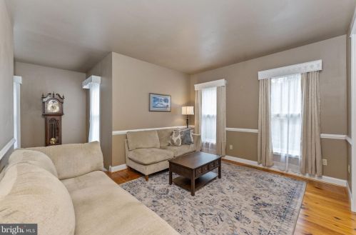 185 Clover Ln, Perkiomenville PA  18074-9485 exterior