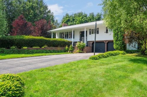 26 Kennedy Blvd, Lincoln, RI 02865-3602