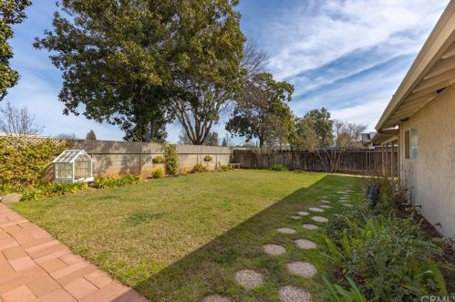1352 Keri Ln, Chico, CA 95926-7322
