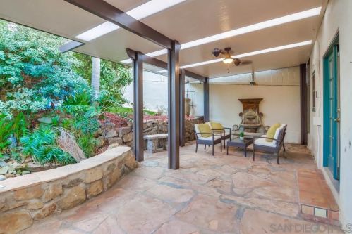 3211 Dumas St, San Diego CA 92106-1317 exterior