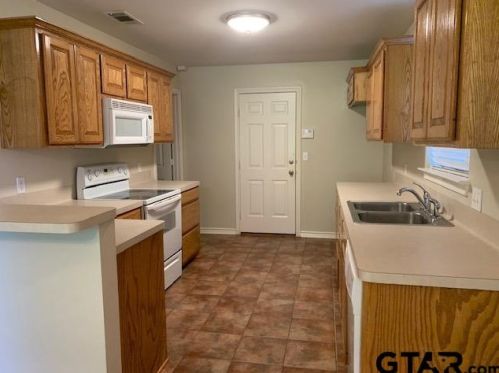 11284 Meadows Dr, Flint TX  75762-6327 exterior